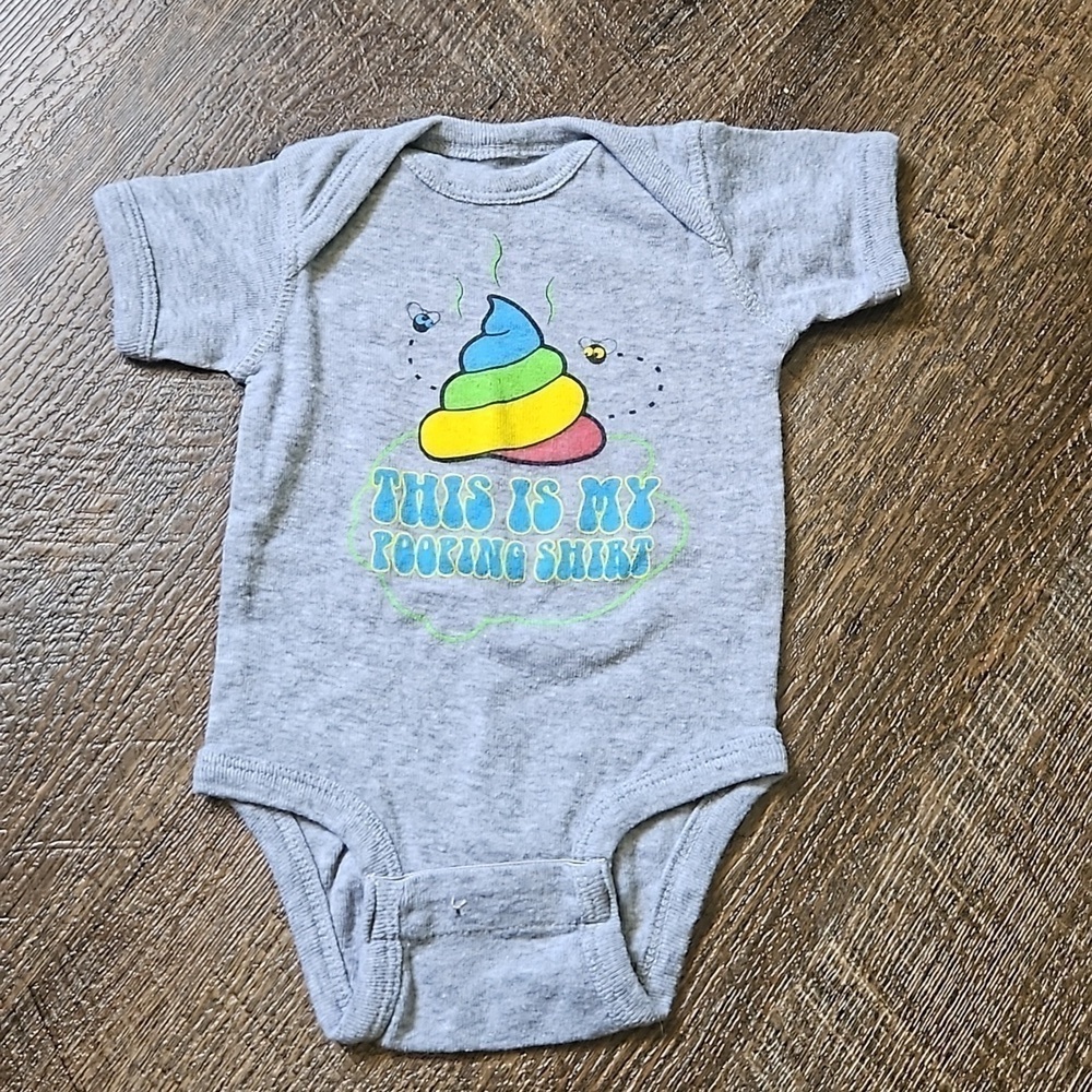 Grunt style poop onesie